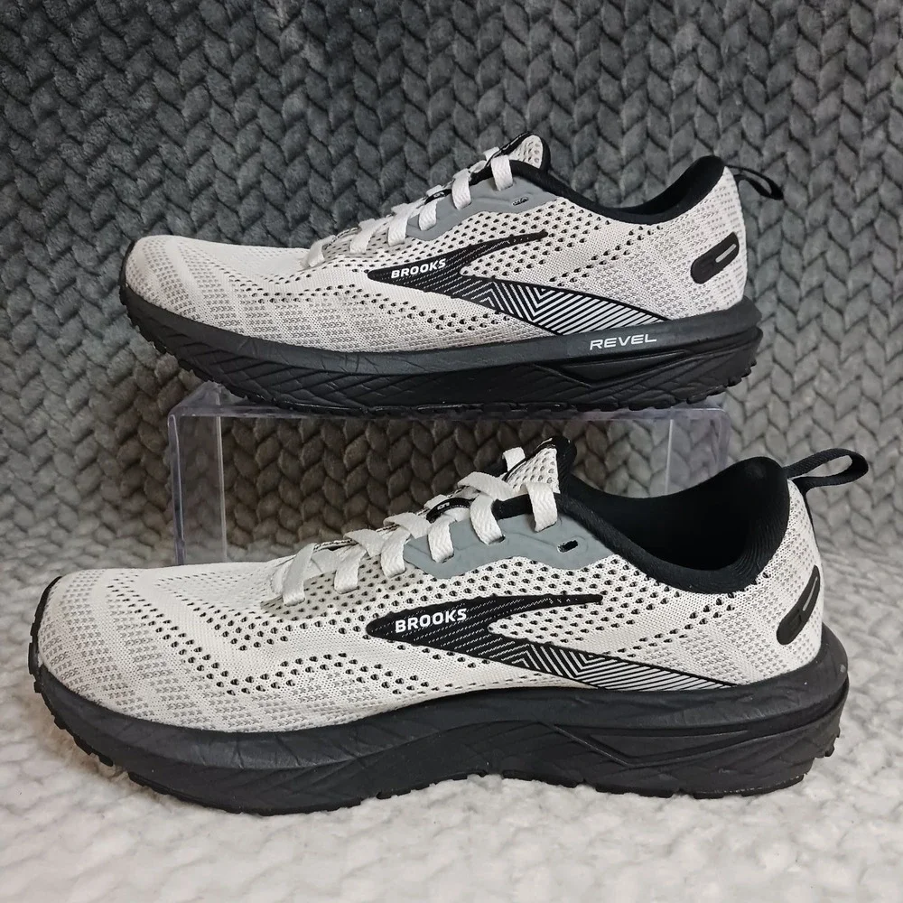 Brooks Revel 6 White Black Women's Walking Running Sneakers Shoes Size 7